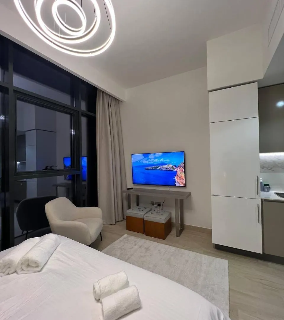 Luxury Relaxing Stay Near Dubai Downtown
